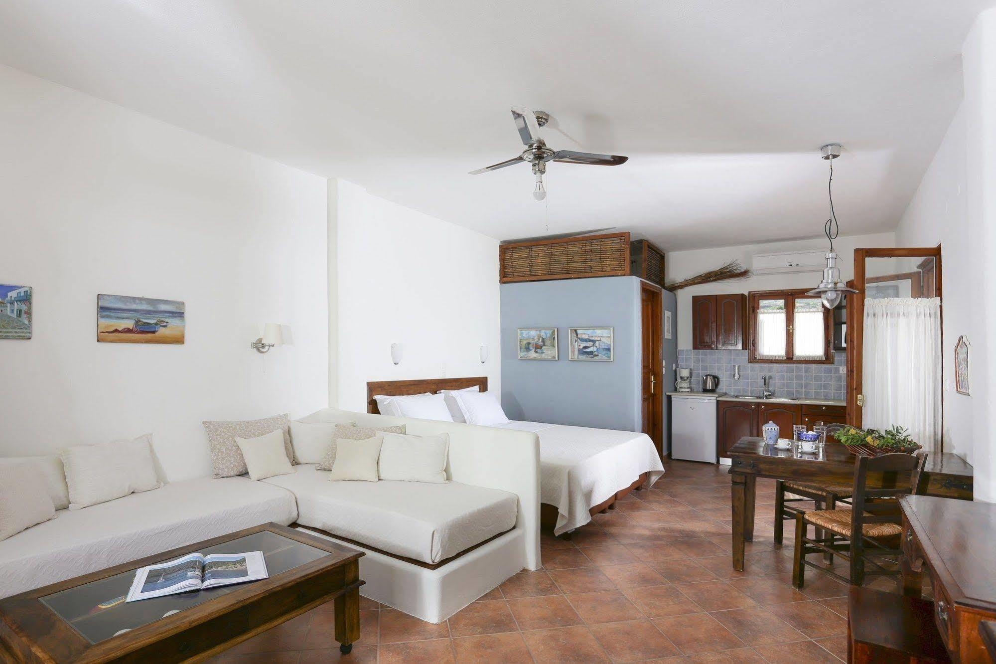 9 Muses - Paros Aparthotel Eksteriør bilde