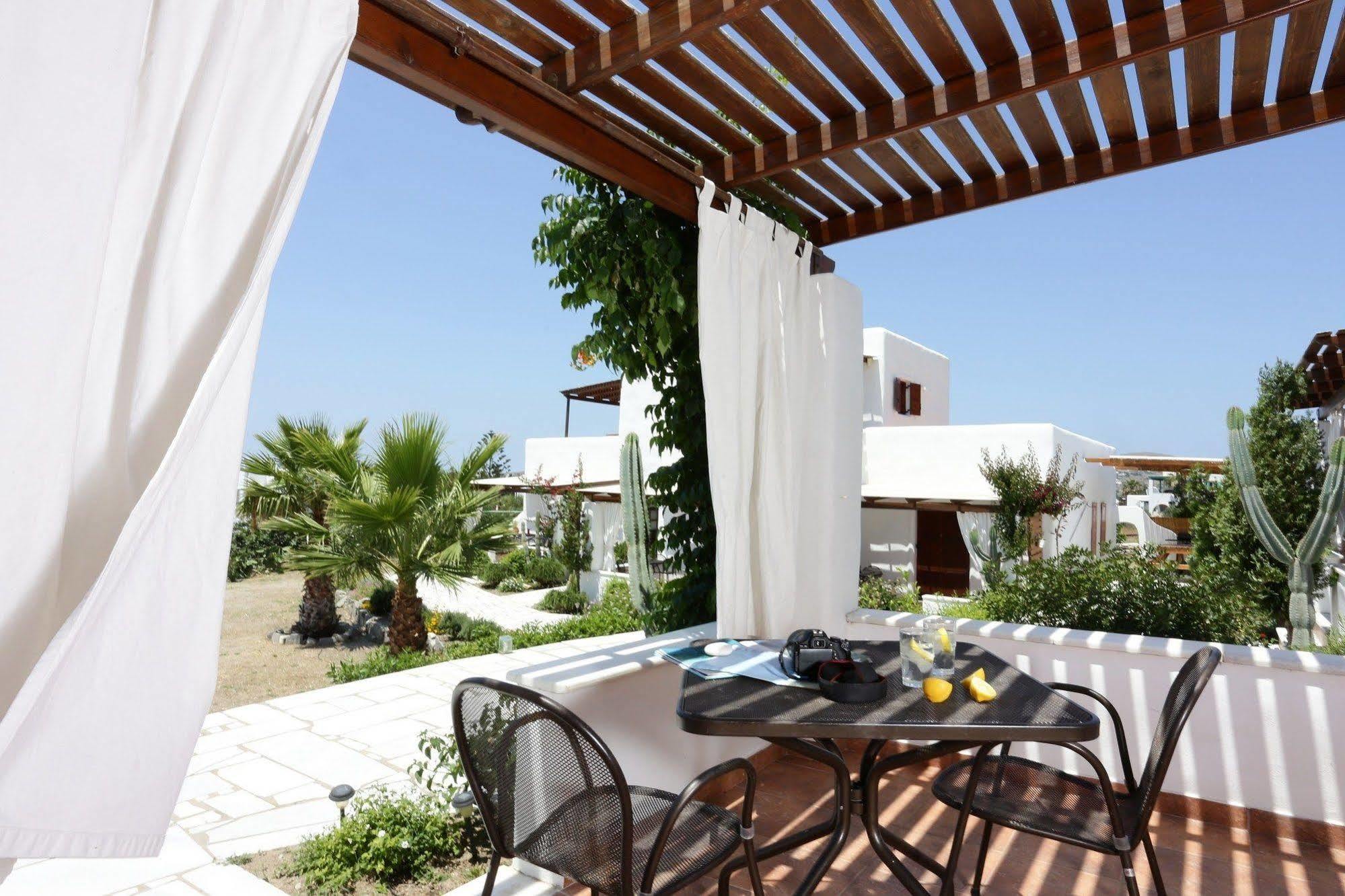 9 Muses - Paros Aparthotel Eksteriør bilde