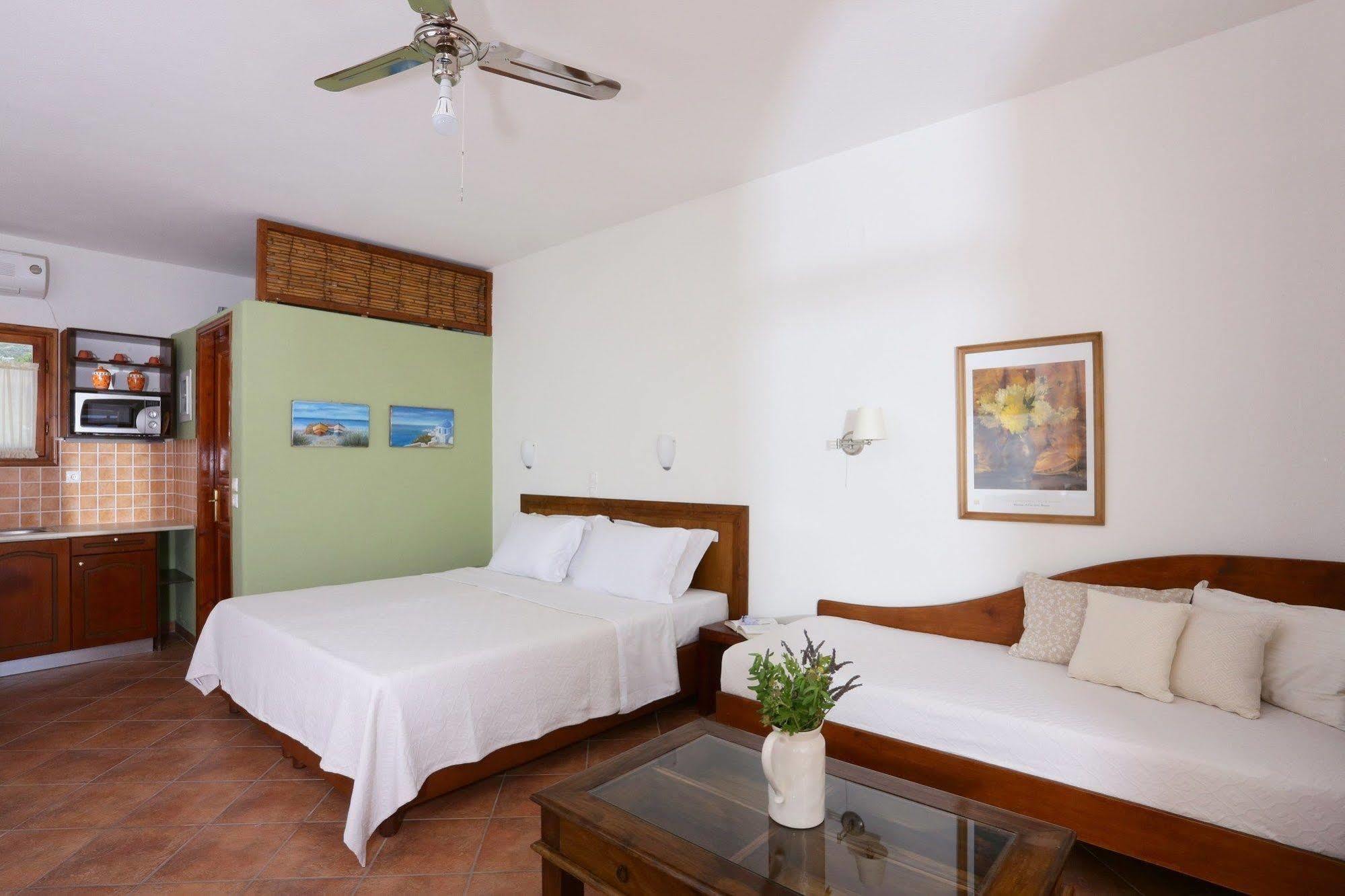 9 Muses - Paros Aparthotel Eksteriør bilde