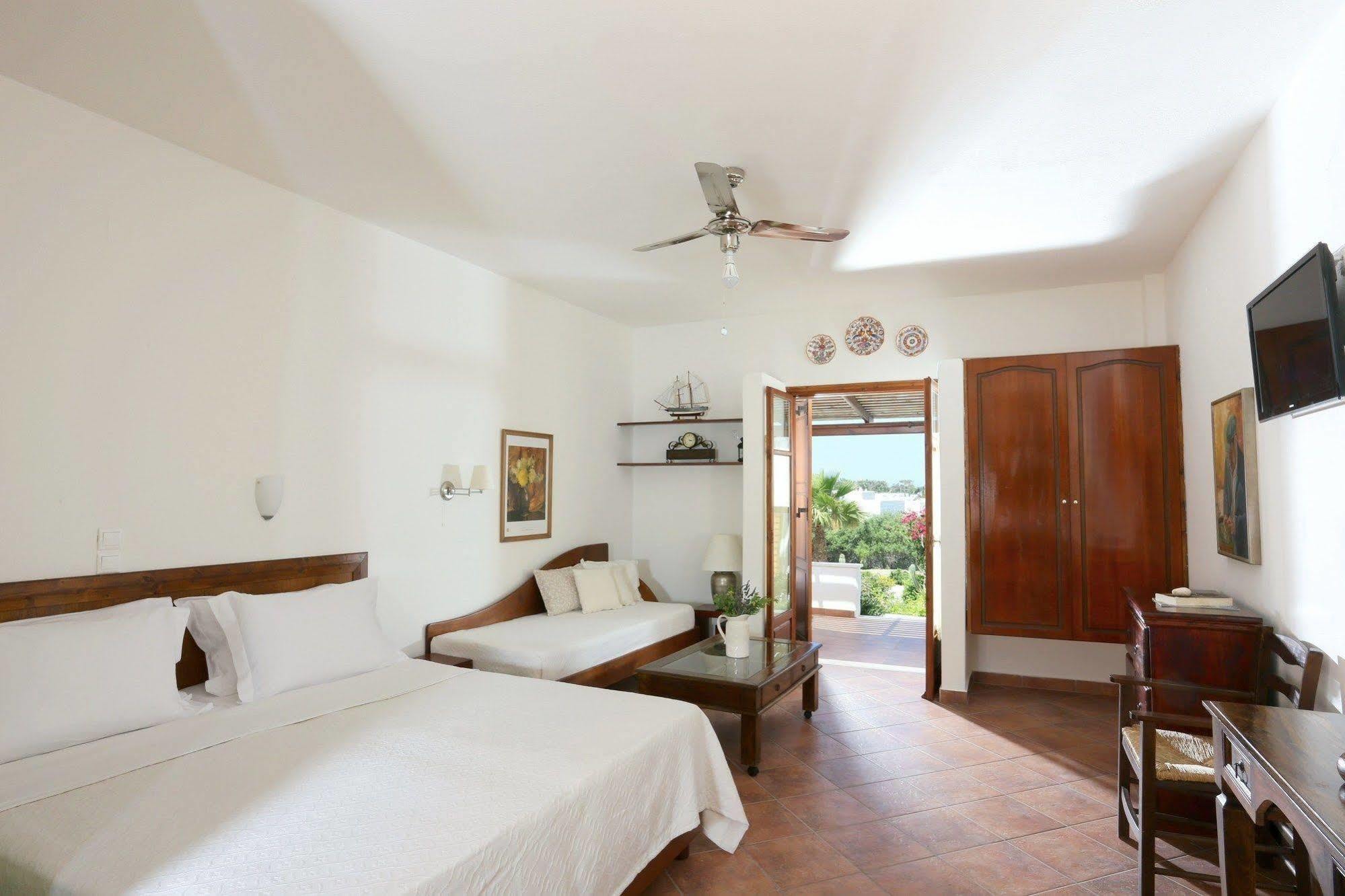 9 Muses - Paros Aparthotel Eksteriør bilde
